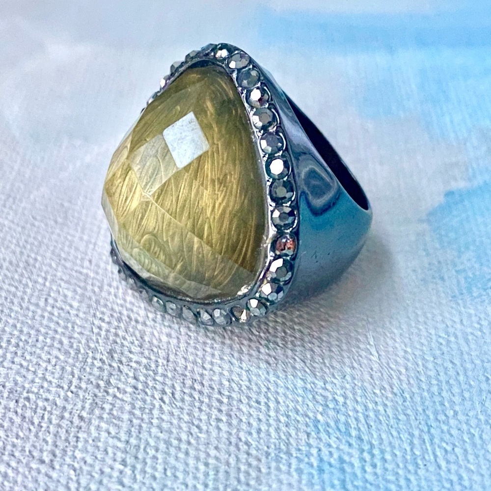 Statement Rutiliated Faceted Faux Quartz Triangle Costume Ring Size 5.25 - Picture 3 of 7